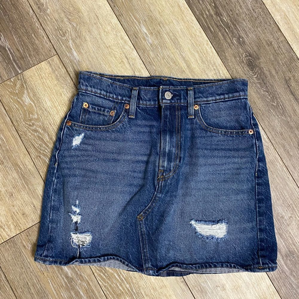 Levi Denim Skirt size 26